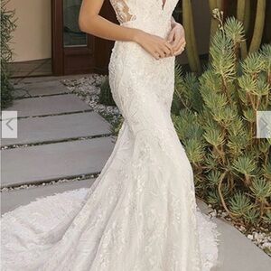 Lace Mermaid Wedding Dress in Ivory White